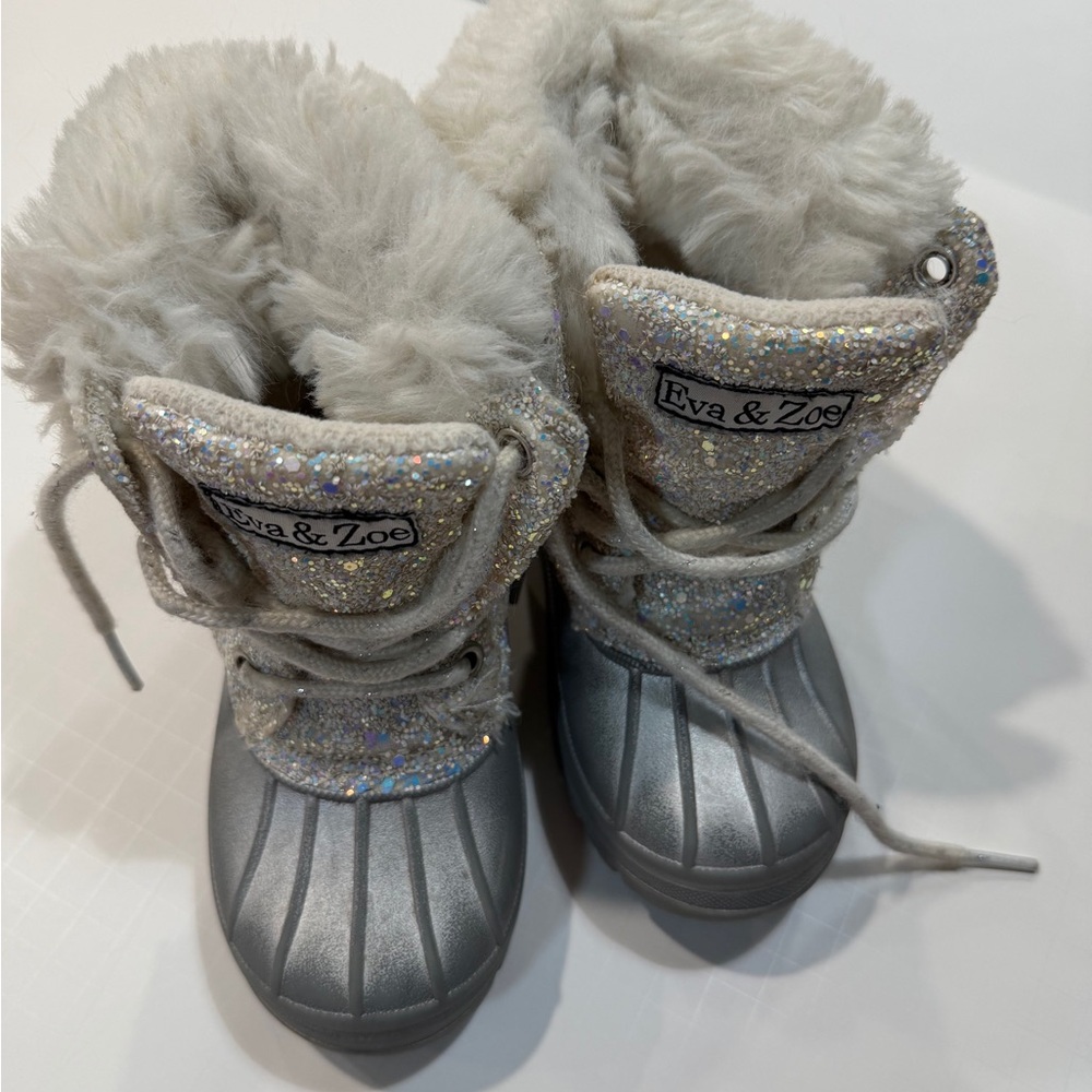 Eva & Zoe Silver Glitter Kids Boots. Used